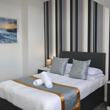 Hotel 33 Блекпул Екстериор снимка