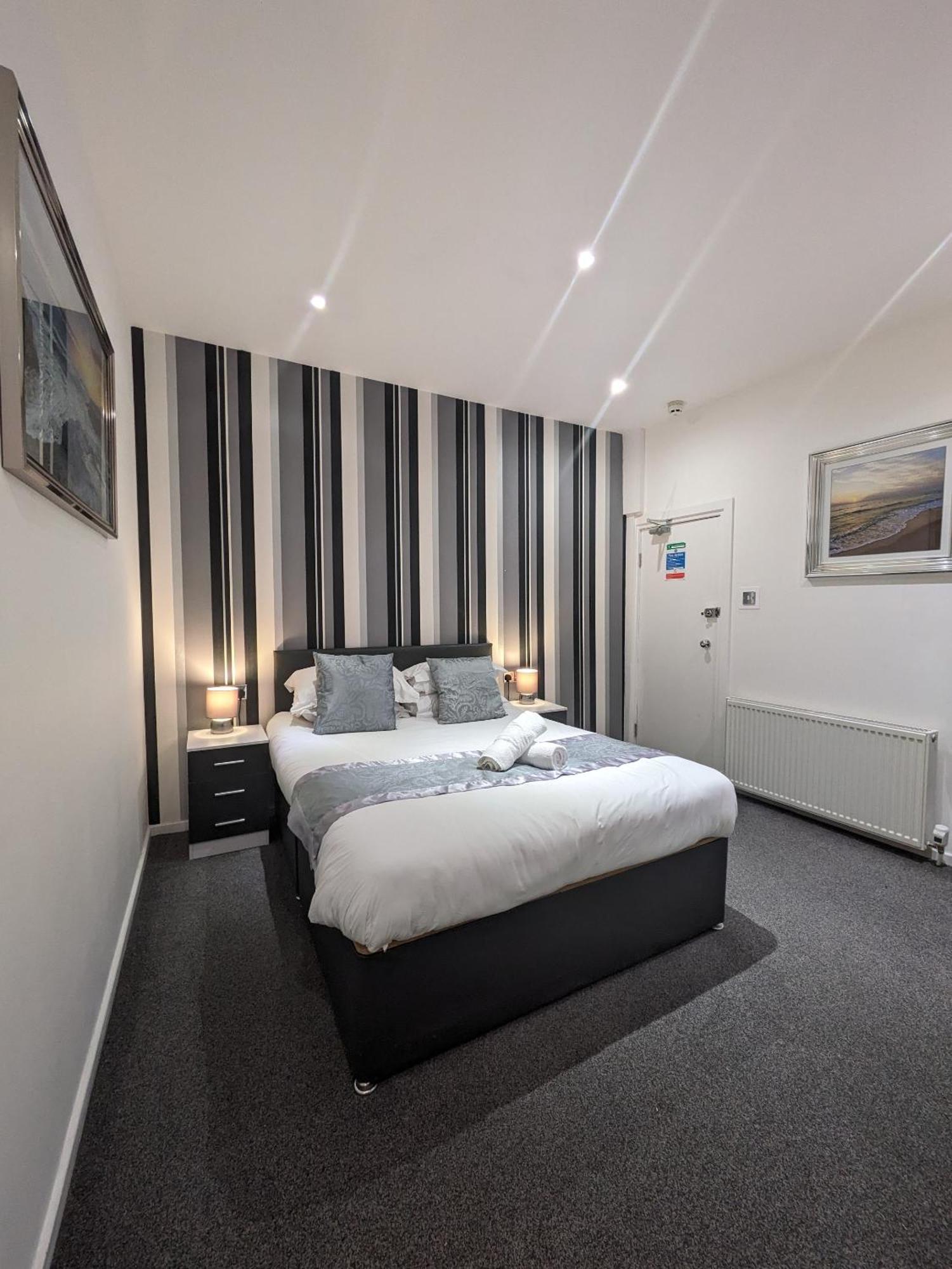 Hotel 33 Блекпул Стая снимка